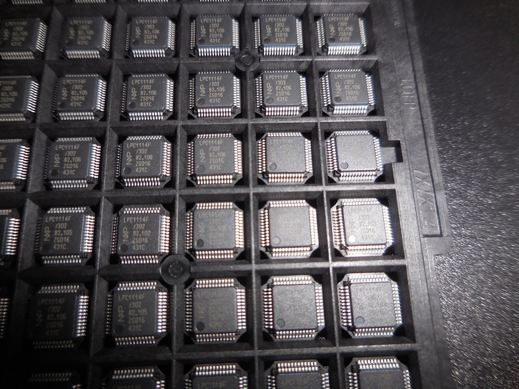 LPC1114FBD48 QFP48 ชิปวงจรรวมไมโครคอนโทรลเลอร์ IC ยี่ห้อใหม่ยังไม่ได้ใช้