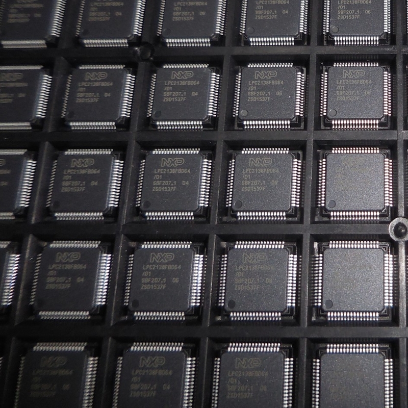 LPC2138FBD64 QFP64 ชิปวงจรรวมไมโครคอนโทรลเลอร์ IC ยี่ห้อใหม่เดิมยังไม่ได้ใช้