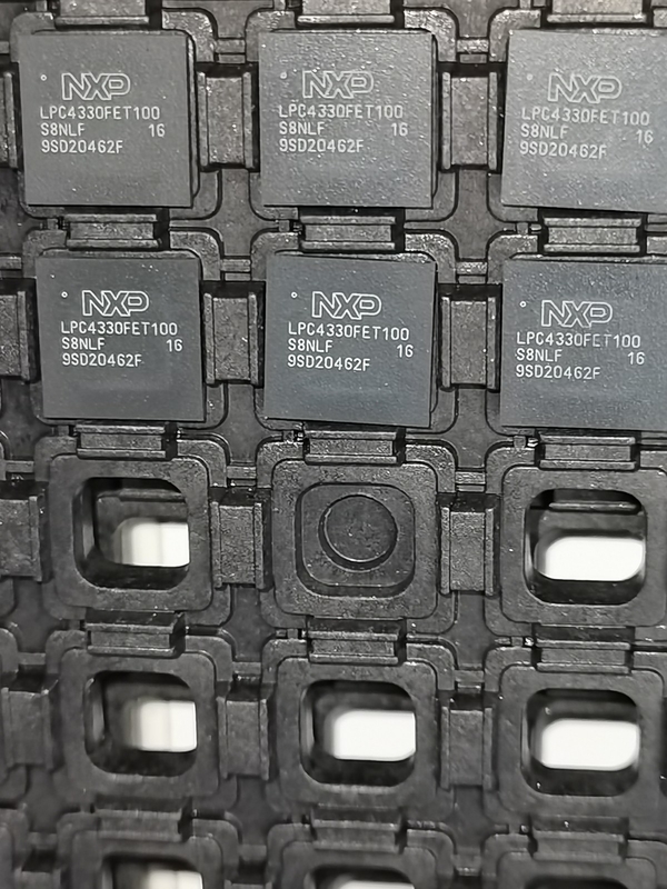 LPC4330FET100 BGA100 ชิปวงจรรวมไมโครคอนโทรลเลอร์ IC ยี่ห้อใหม่เดิมไม่ได้ใช้
