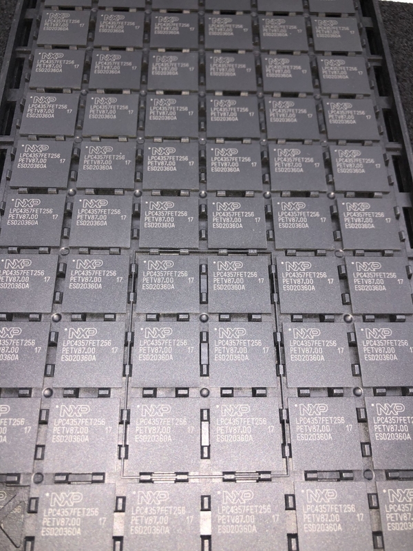LPC4357FET256 BGA256 ชิปวงจรรวมไมโครคอนโทรลเลอร์ IC ยี่ห้อใหม่เดิมยังไม่ได้ใช้