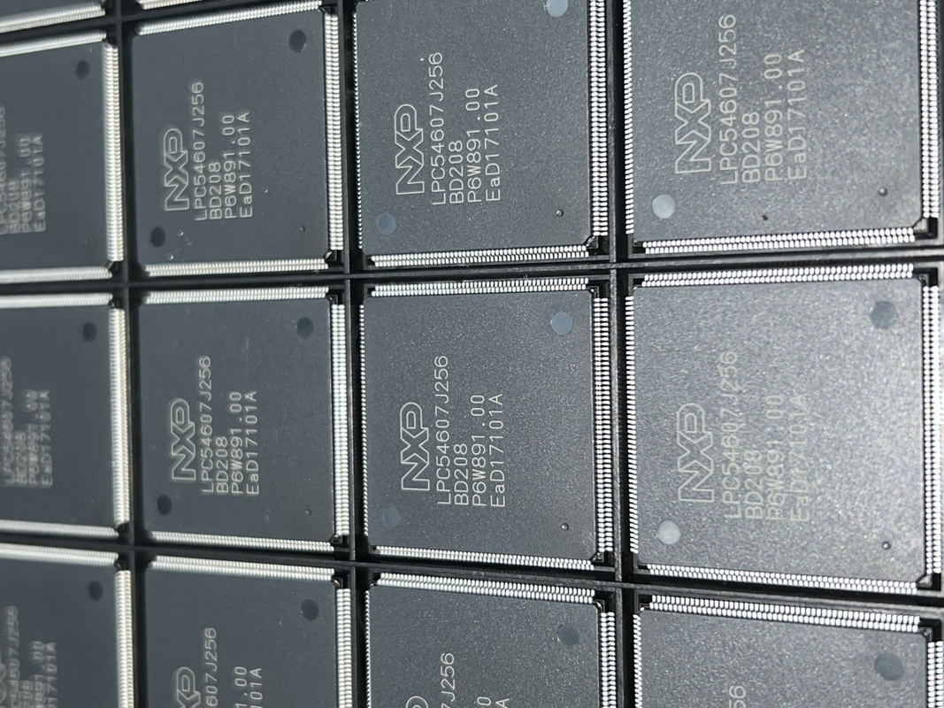 LPC54607J256BD208 LQFP208 ชิปวงจรรวมไมโครคอนโทรลเลอร์ IC ยี่ห้อใหม่เดิมยังไม่ได้ใช้